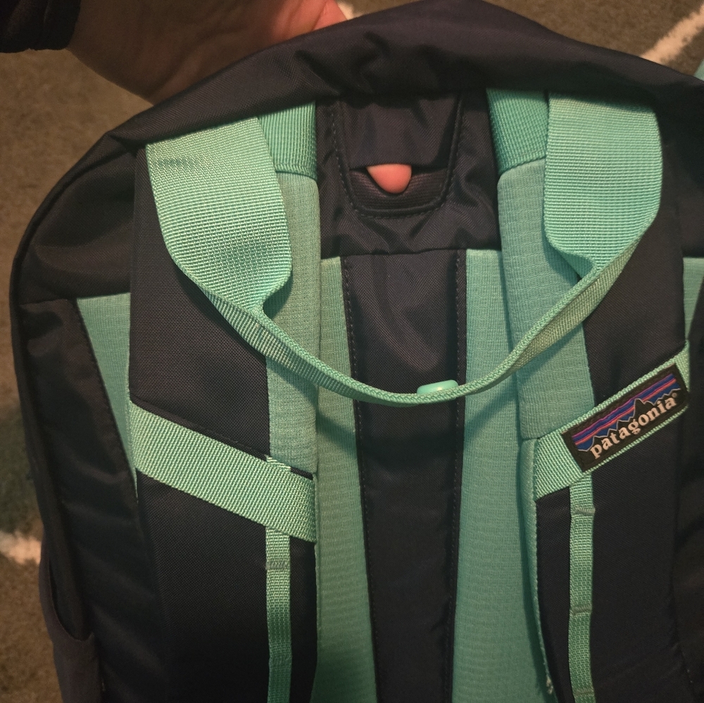 Patagonia Atom 20L tote pack - Picture 5 of 6